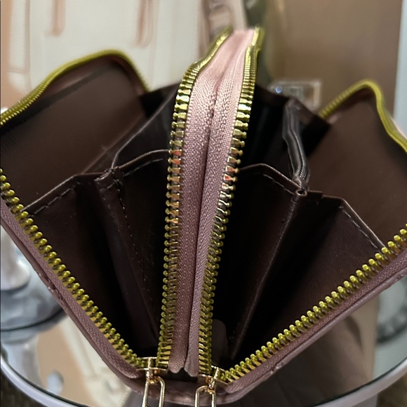 NWT Blush Pink Quilted Clutch with Dragonfly Accent - Picture 6 of 9